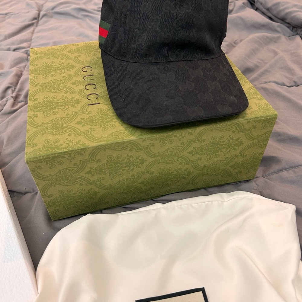 Gucci Dark Gray Cap with Red-Green Stripe - Picture 2 of 3